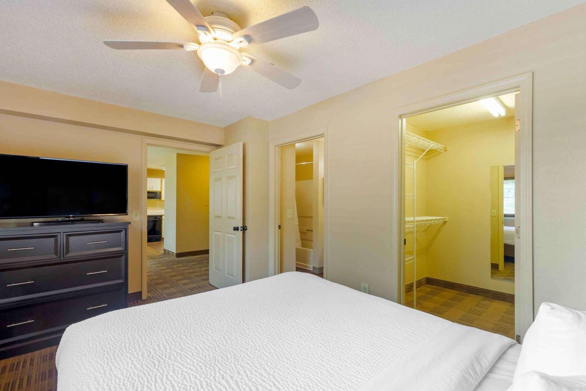 Extended Stay America Select Suites - Orlando - Lake Mary - 1040 Greenwood Blvd Exterior foto